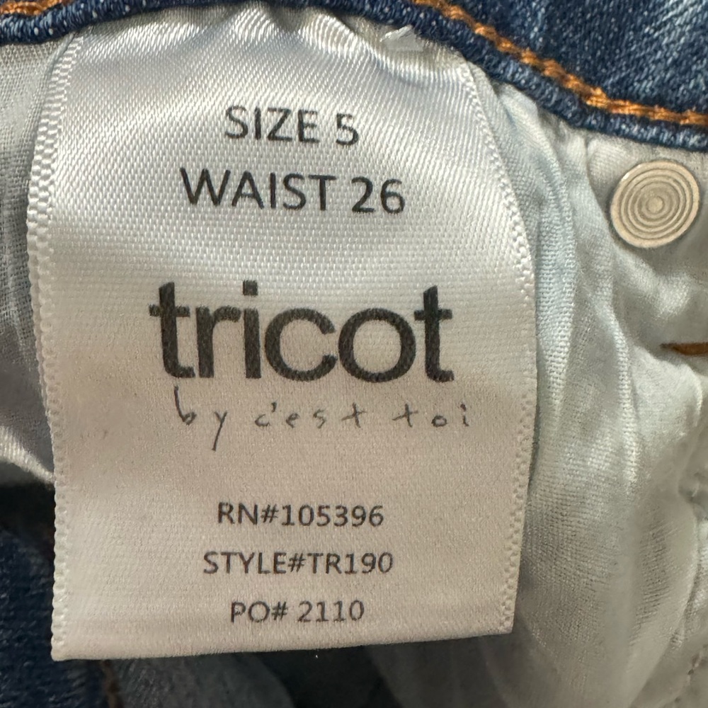Tricot Denim Crop Fray Hem, Size 5/26, Medium-Light Wash, Distressed, Mid Rise - Picture 8 of 8